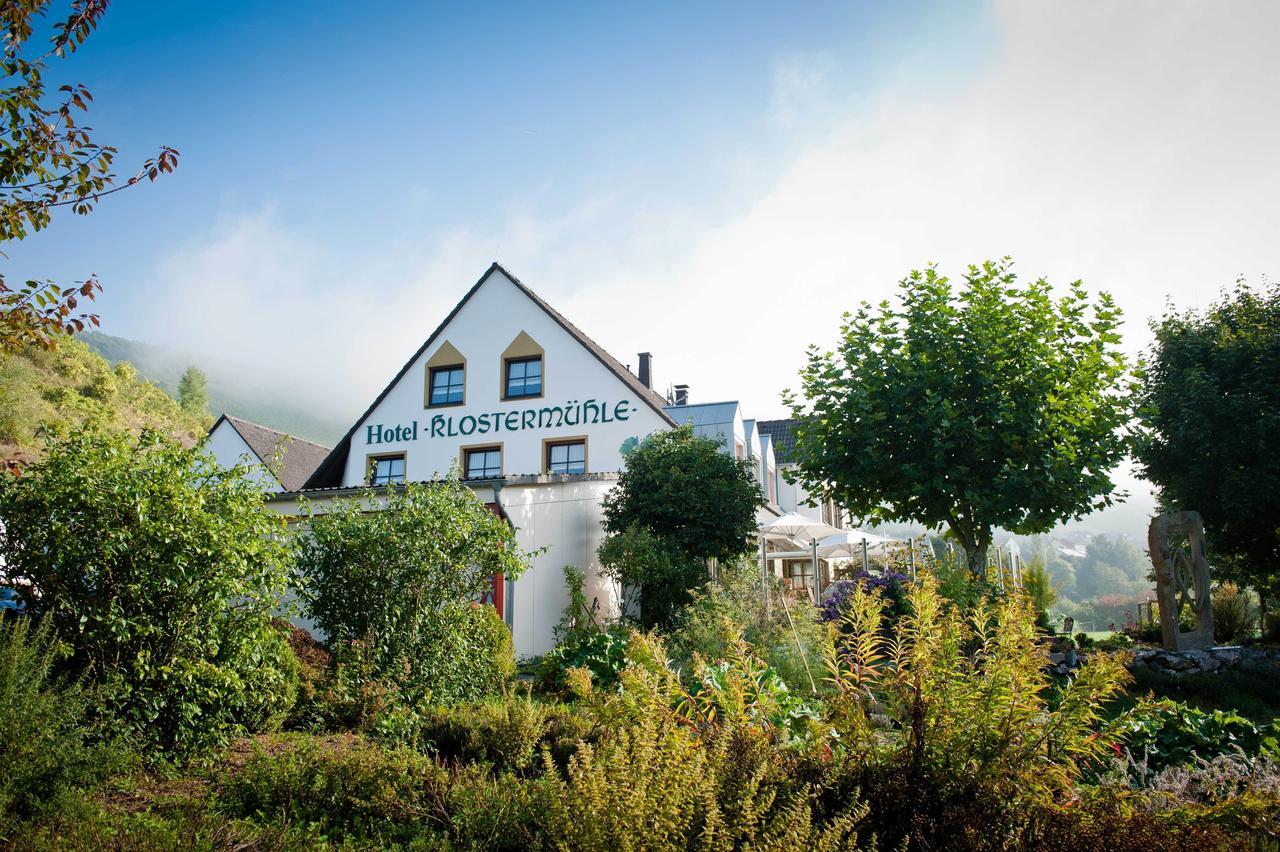 Weinhotel Restaurant Klostermuehle Ockfen Exterior foto